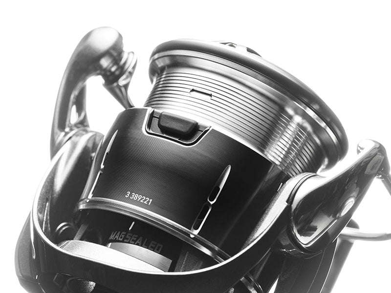 Daiwa - 24 LUVIAS PC LT3000-XH